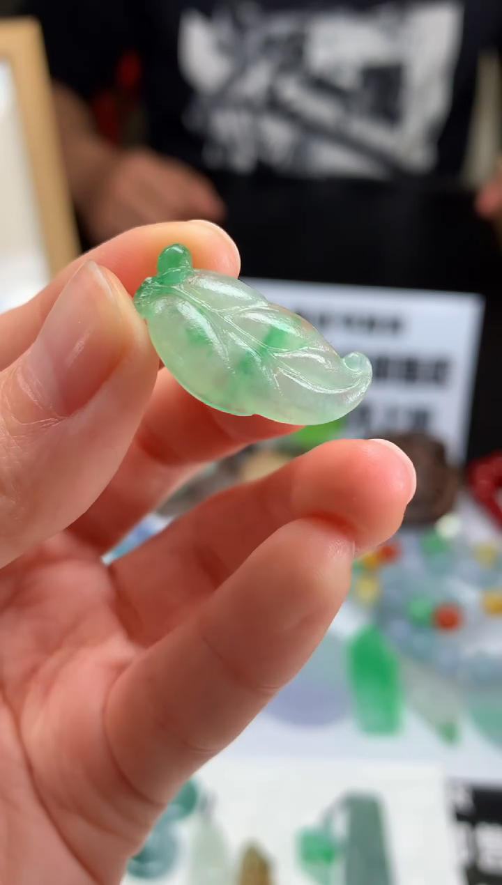 【闪购商品】定制翡翠未镶嵌吊坠-90084