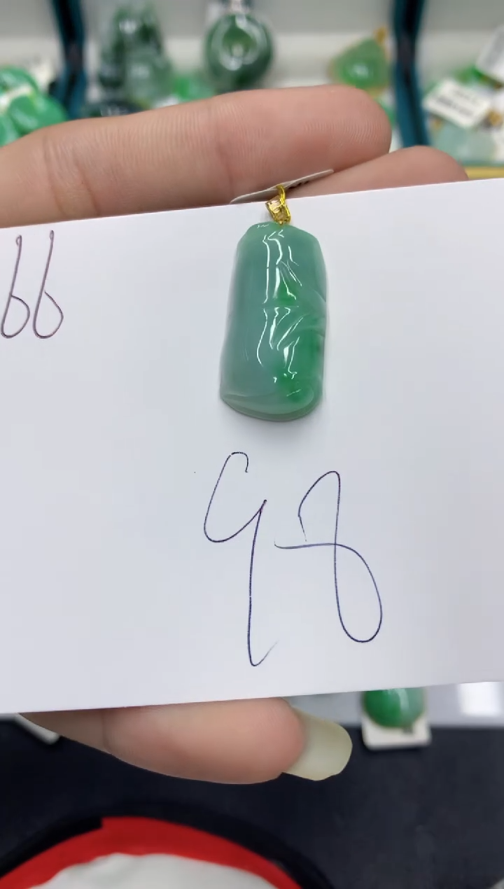 【闪购商品】翡翠颈饰18K金镶嵌翡翠