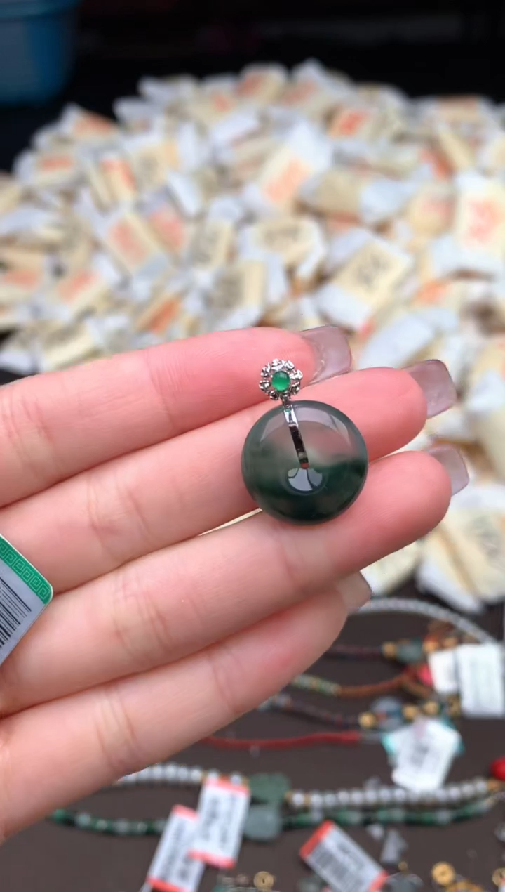 【闪购商品】翡翠挂件18K金镶嵌 —