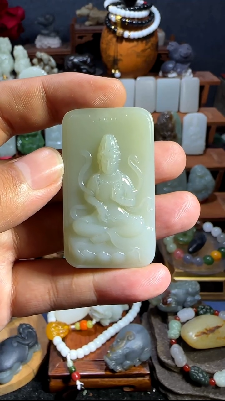 颈饰未镶嵌和田玉1