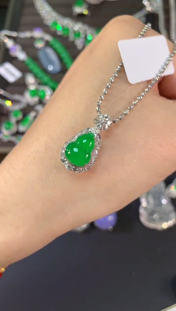 【闪购商品】翡翠吊坠(不含链)18K金镶嵌Z246|23800