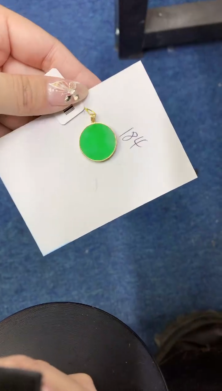 【闪购商品】翡翠颈饰18K金镶嵌0000000000