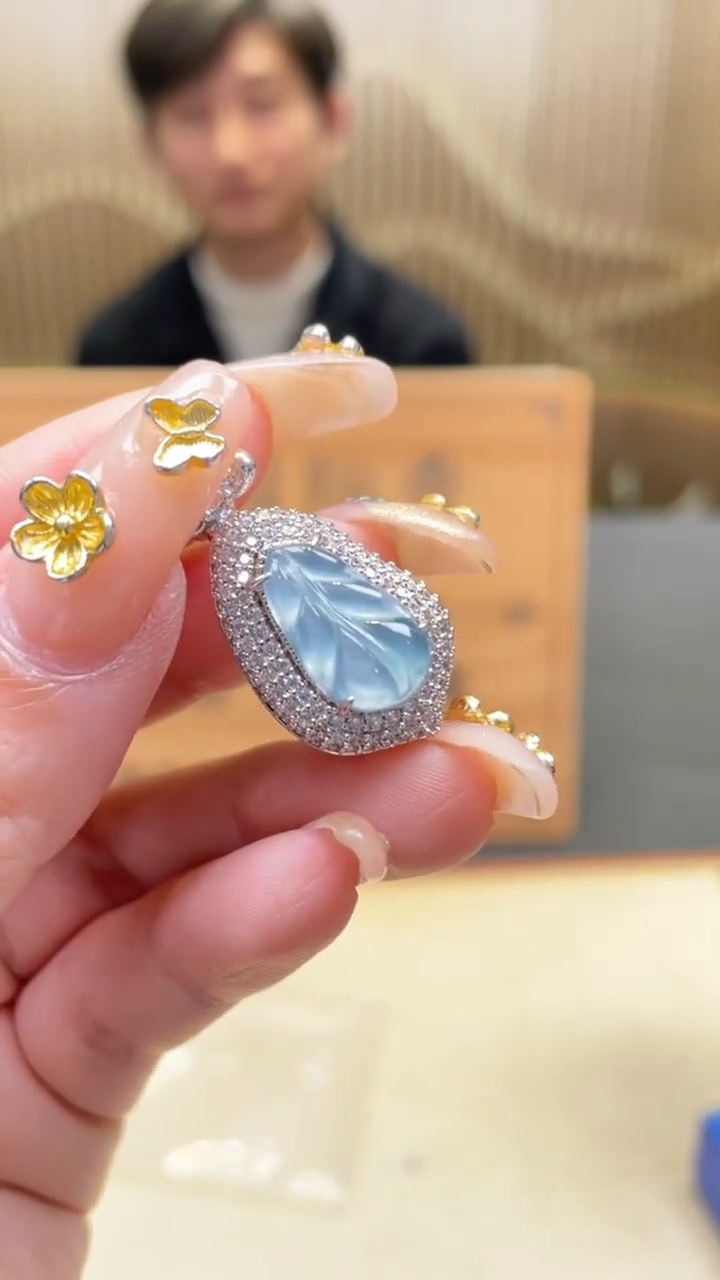 【闪购商品】翡翠颈饰未镶嵌      *A8 (只发一件) 