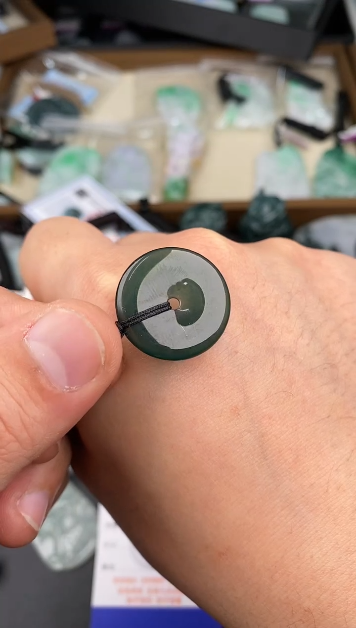 【闪购商品】翡翠颈饰未镶嵌  天然翡翠，一物一图