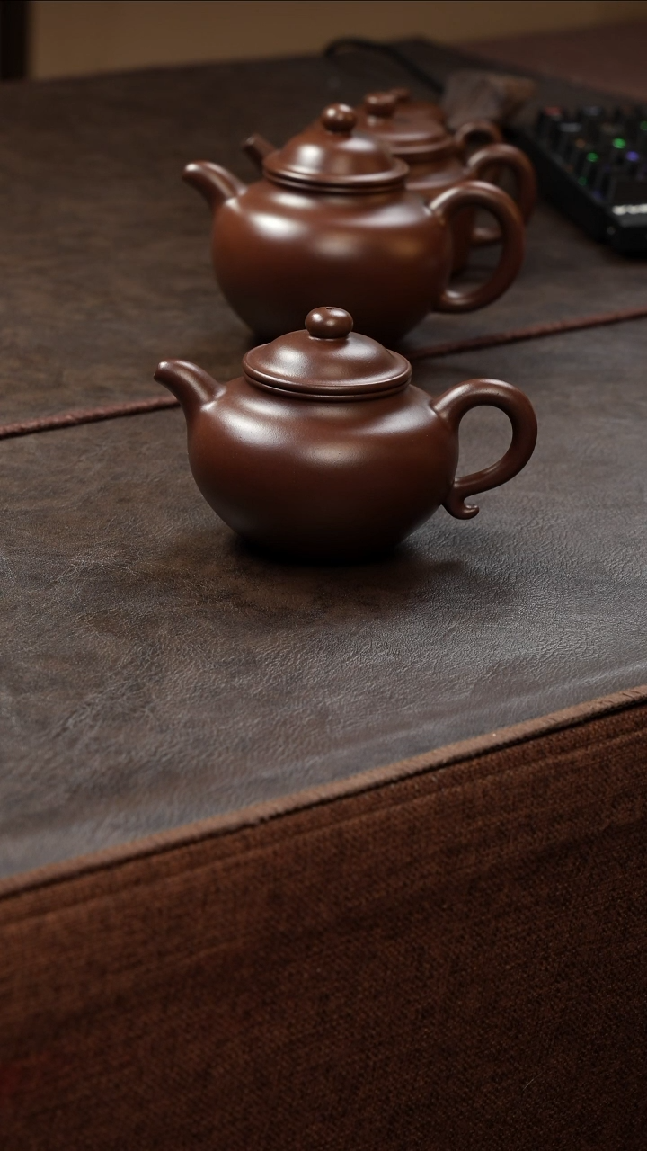 茶壶紫砂壶·8888老紫泥莲子210cc