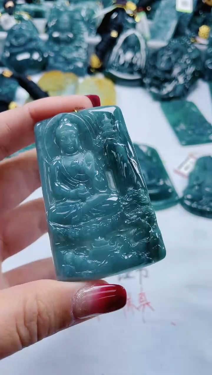 【闪购商品】翡翠颈饰未镶嵌               