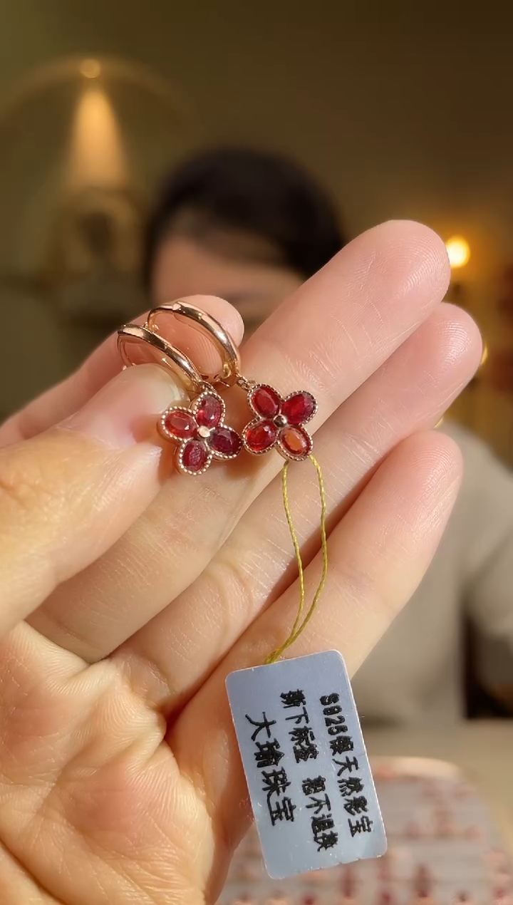 耳饰彩色蓝宝石银S925镶嵌耳饰