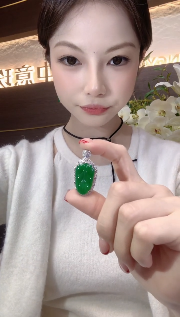 吊坠(不含链)18K金镶嵌翡翠D28