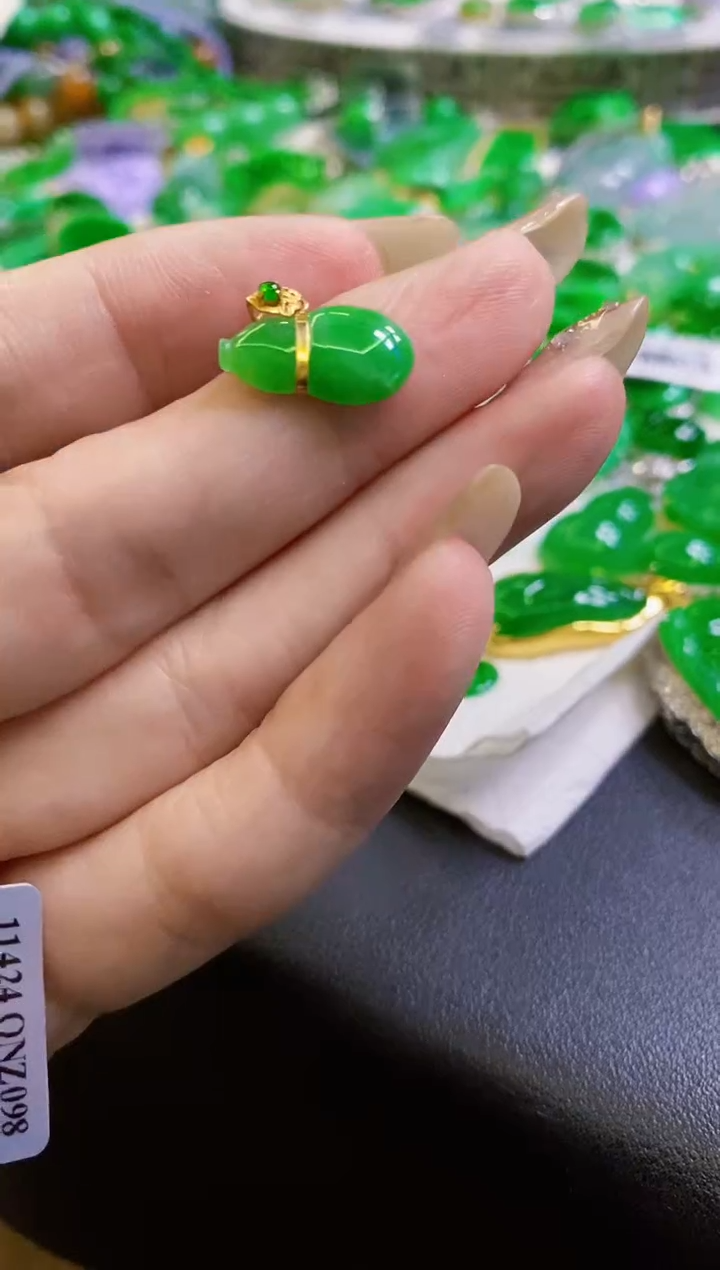 【闪购商品】定制翡翠18K金镶嵌葫芦