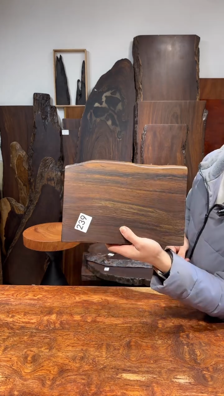 风车木（黑檀木）尺寸30*20*2.3编号239