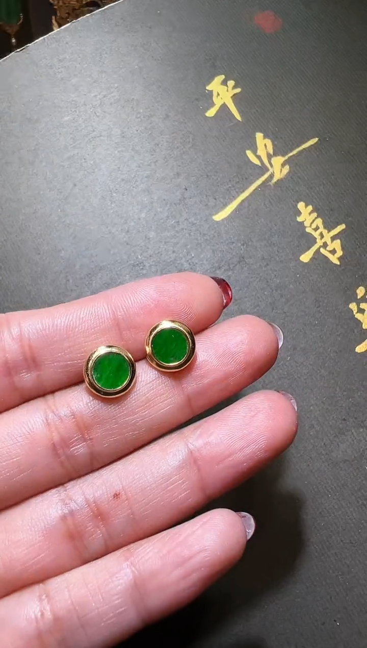 【闪购商品】翡翠耳饰银S925镶嵌翡翠圆牌耳钉