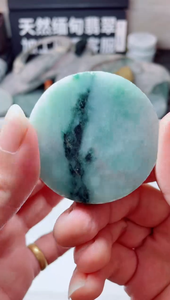 翡翠未镶嵌颈饰521......