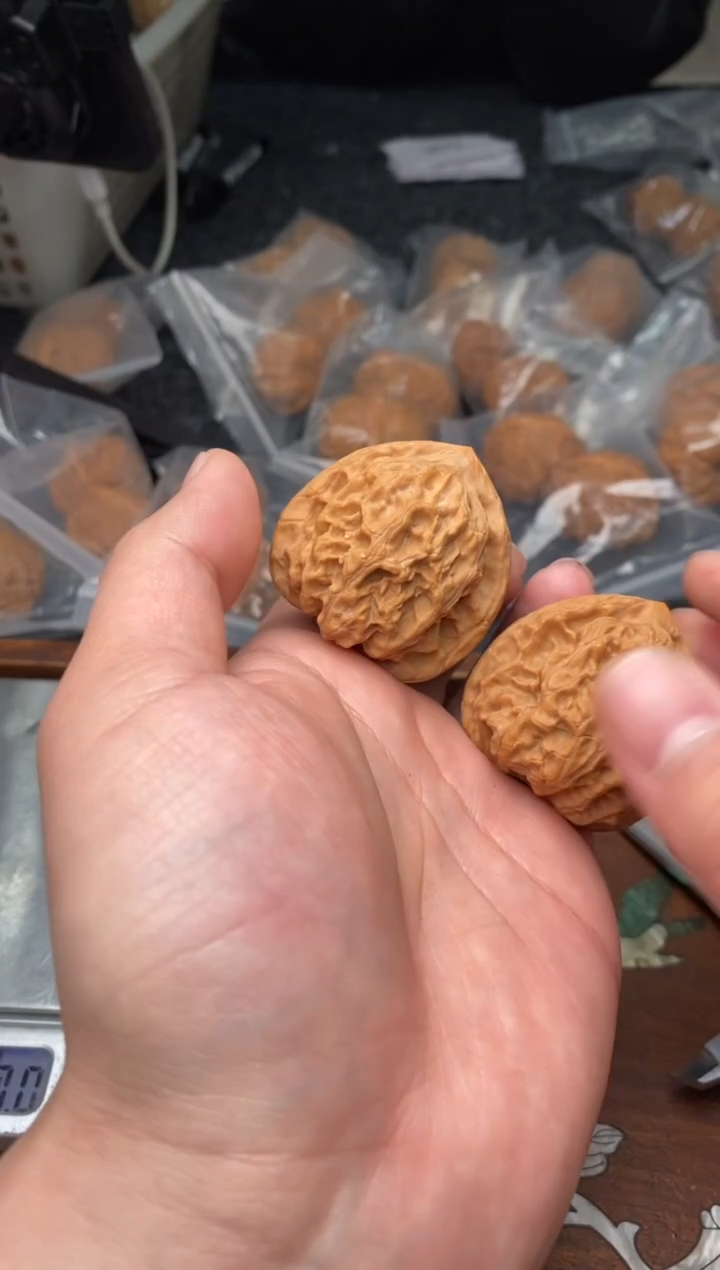 【闪购商品】文玩核桃把件G164号42尺梨木台