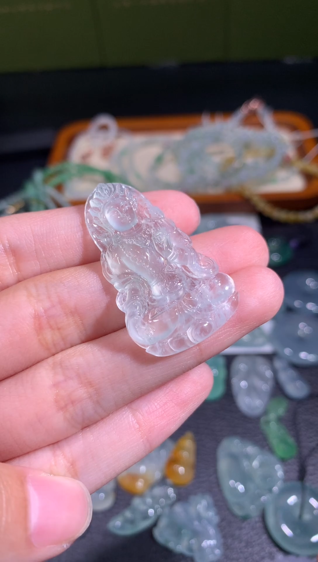 颈饰未镶嵌翡翠高冰玻度母