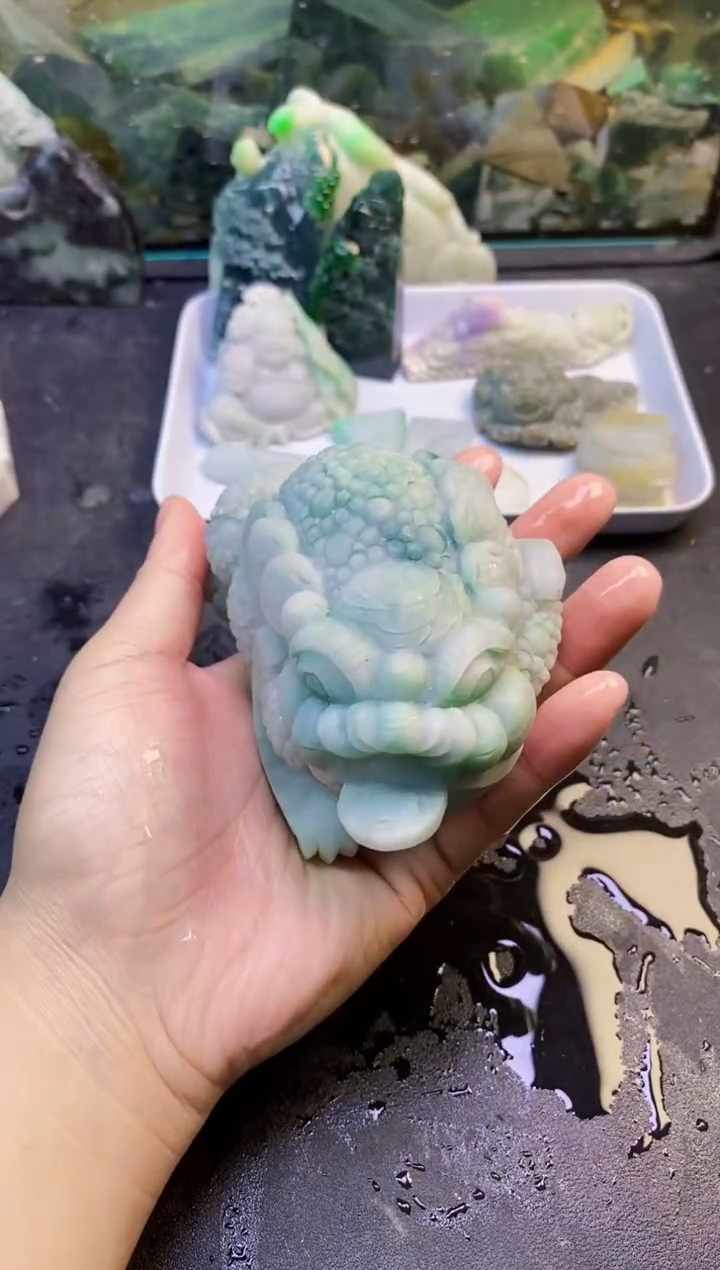 翡翠挂件未镶嵌辉**光022