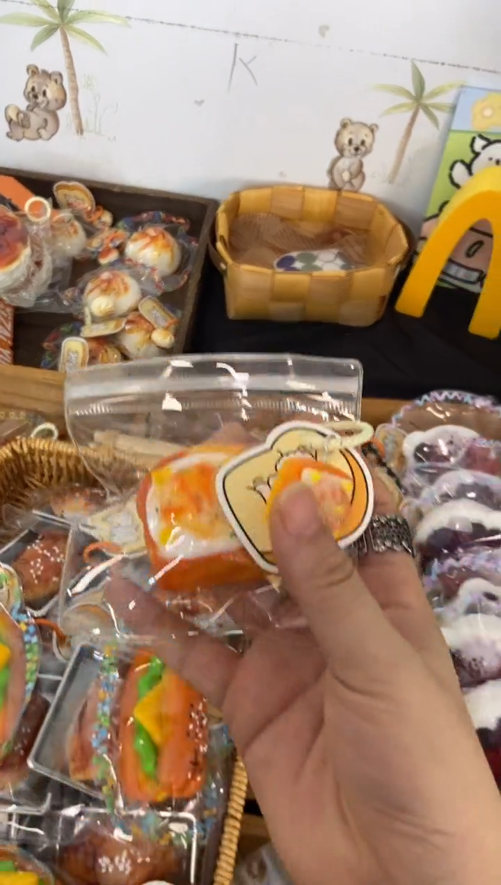 胶制【活动场】玉米虾仁小吐司