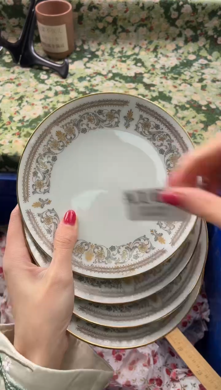 瓷片桃*?       A169