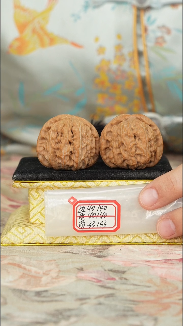 【闪购商品】文玩核桃把件白狮子有修