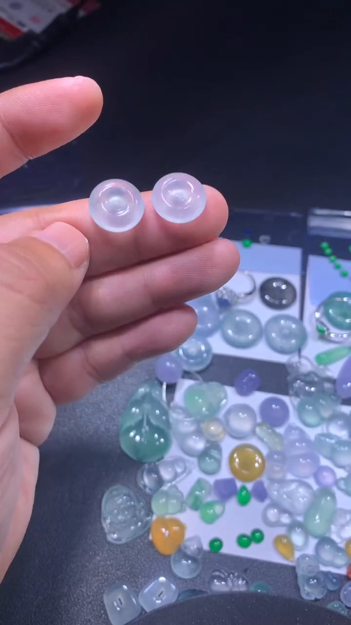 颈饰未镶嵌翡翠平安扣一对