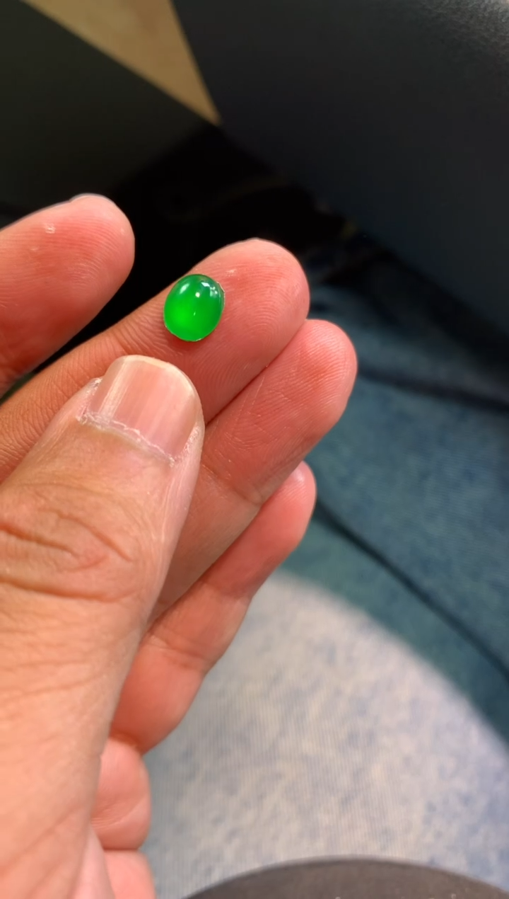 【闪购商品】翡翠颈饰未镶嵌蛋面