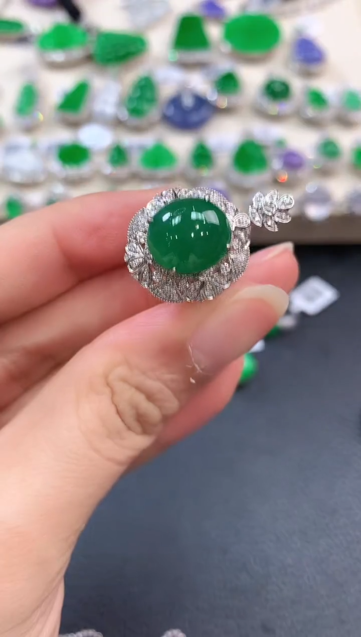 【闪购商品】翡翠戒指18K金镶嵌v40       