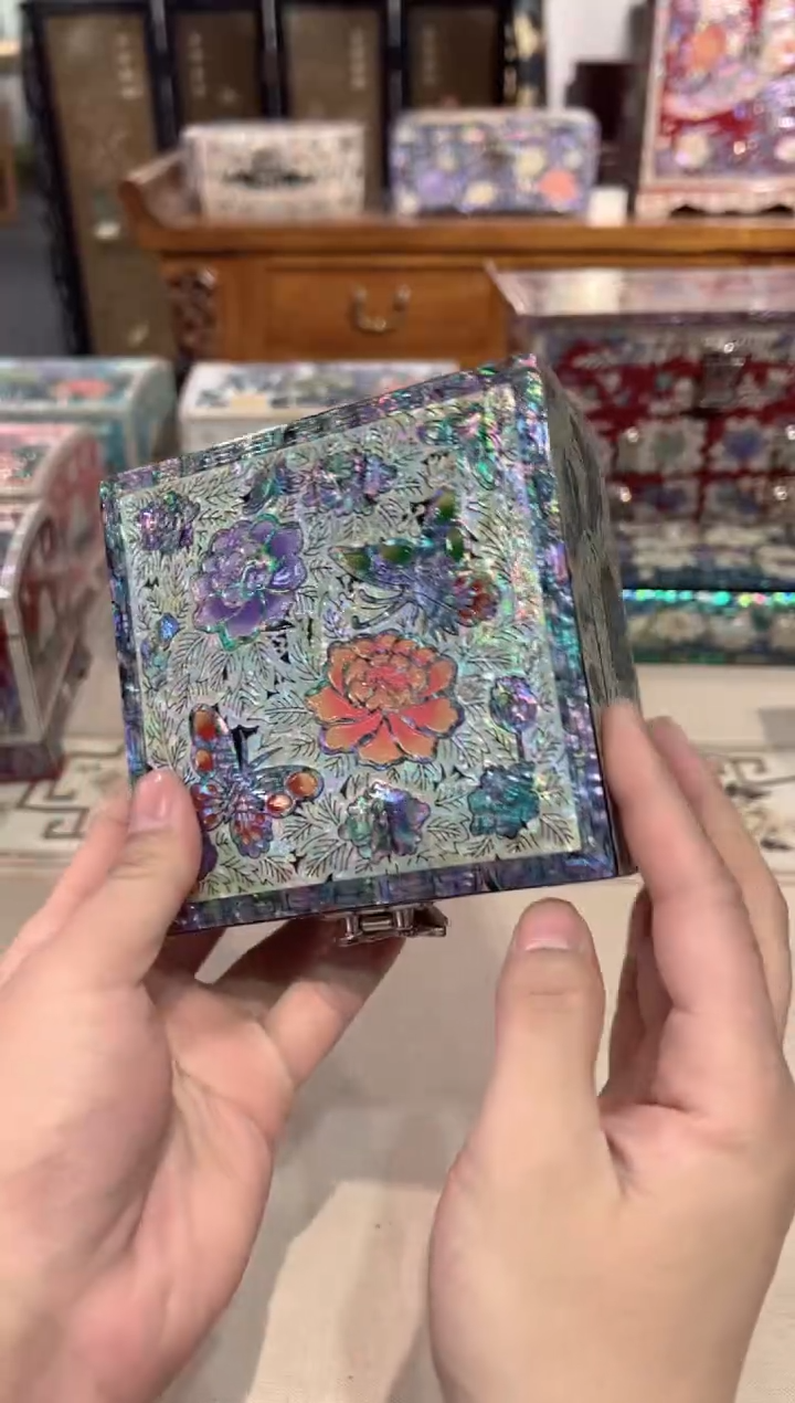 【闪购商品】蓝边黑底弘贝雅螺钿漆器文化馆