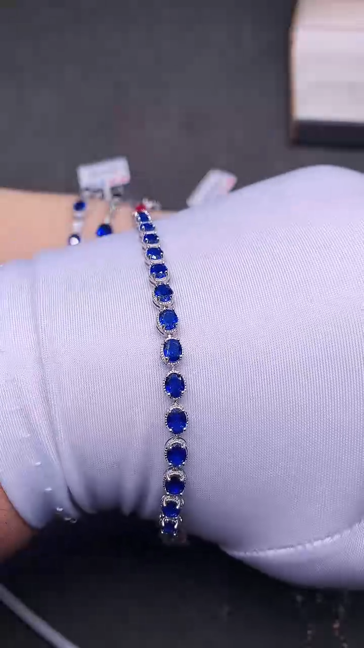 【闪购商品】蓝宝石手链银S925镶嵌....