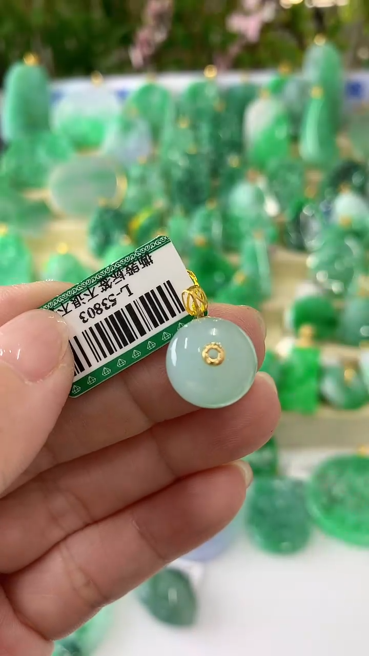 【闪购商品】翡翠吊坠(不含链)18K金镶嵌挂件