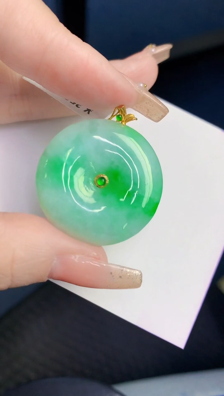 颈饰18K金镶嵌翡翠缅甸天然翡翠A货