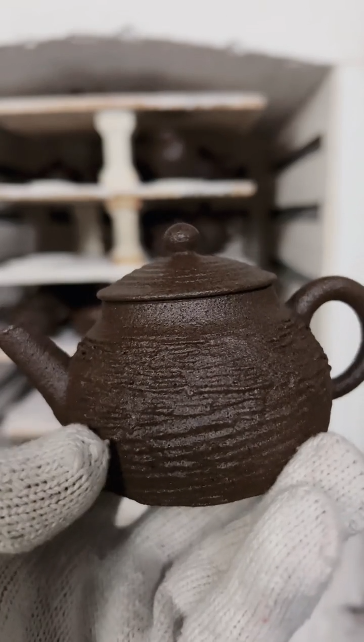【闪购商品】冰碛岩陶制手工壶200cc