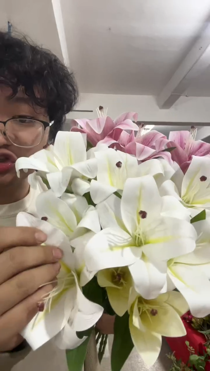 【闪购商品】仿真绿植百合花2束