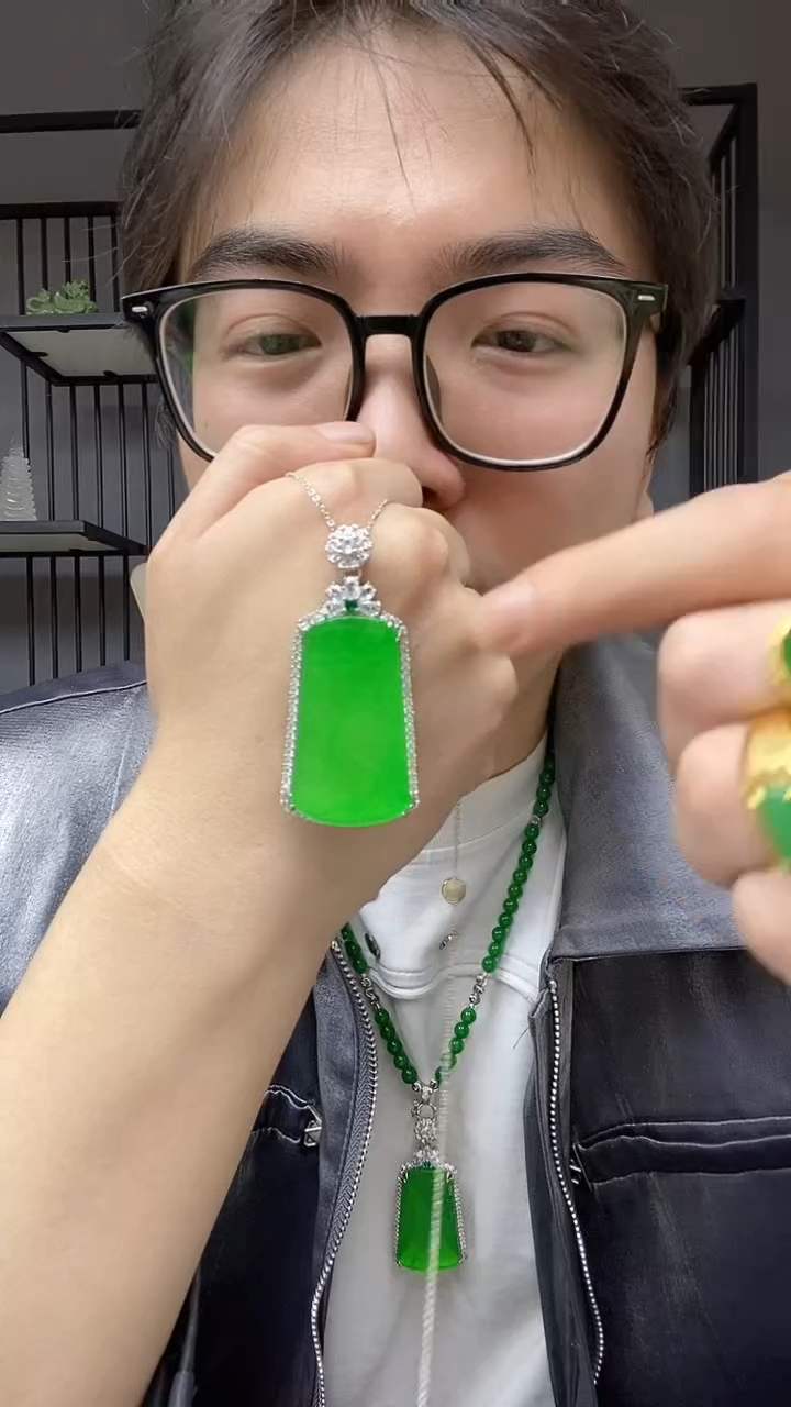 【闪购商品】翡翠颈饰合金无事牌