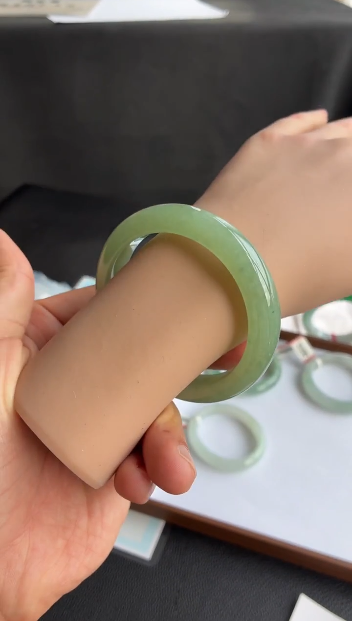 未镶嵌手镯翡翠22号57.4*12.5*8.9正圈