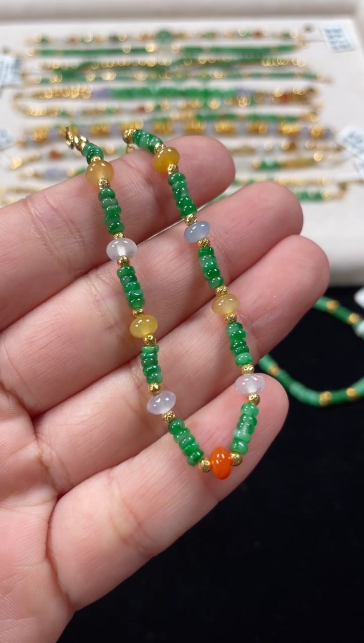 18K金镶嵌手链翡翠一条   P289