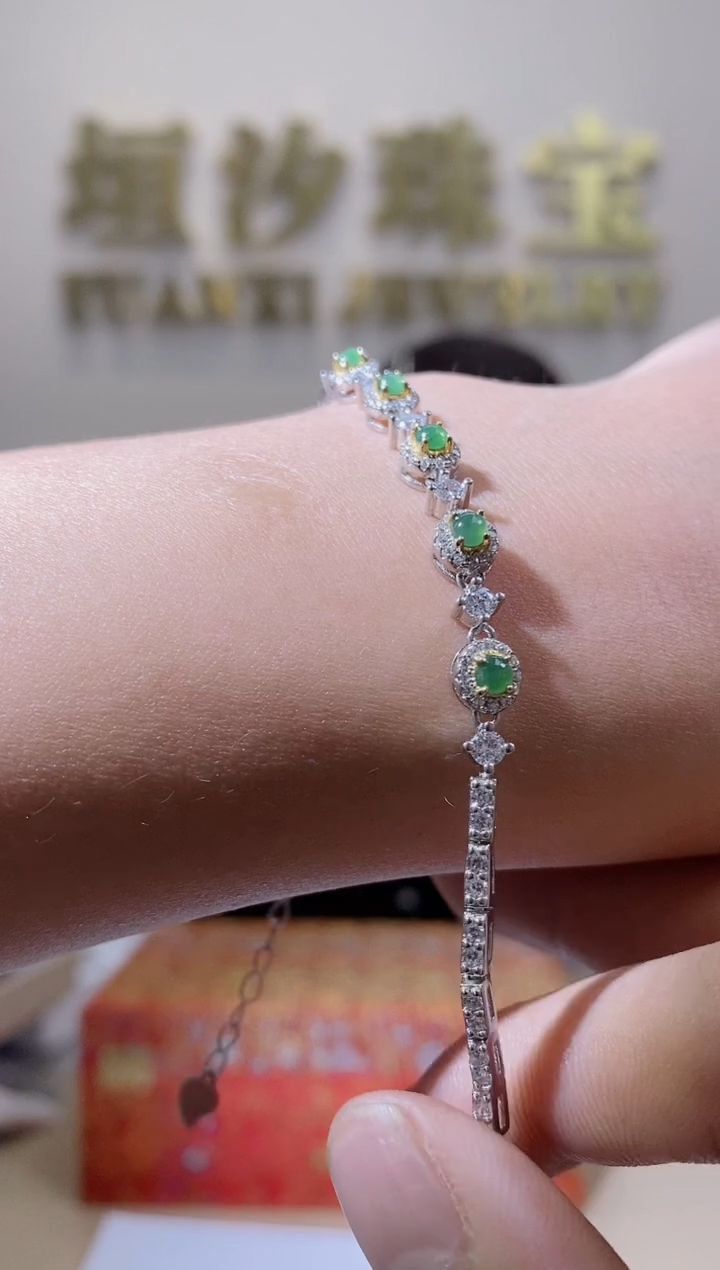 【闪购商品】翡翠颈饰银S925镶嵌天然A货翡翠手链