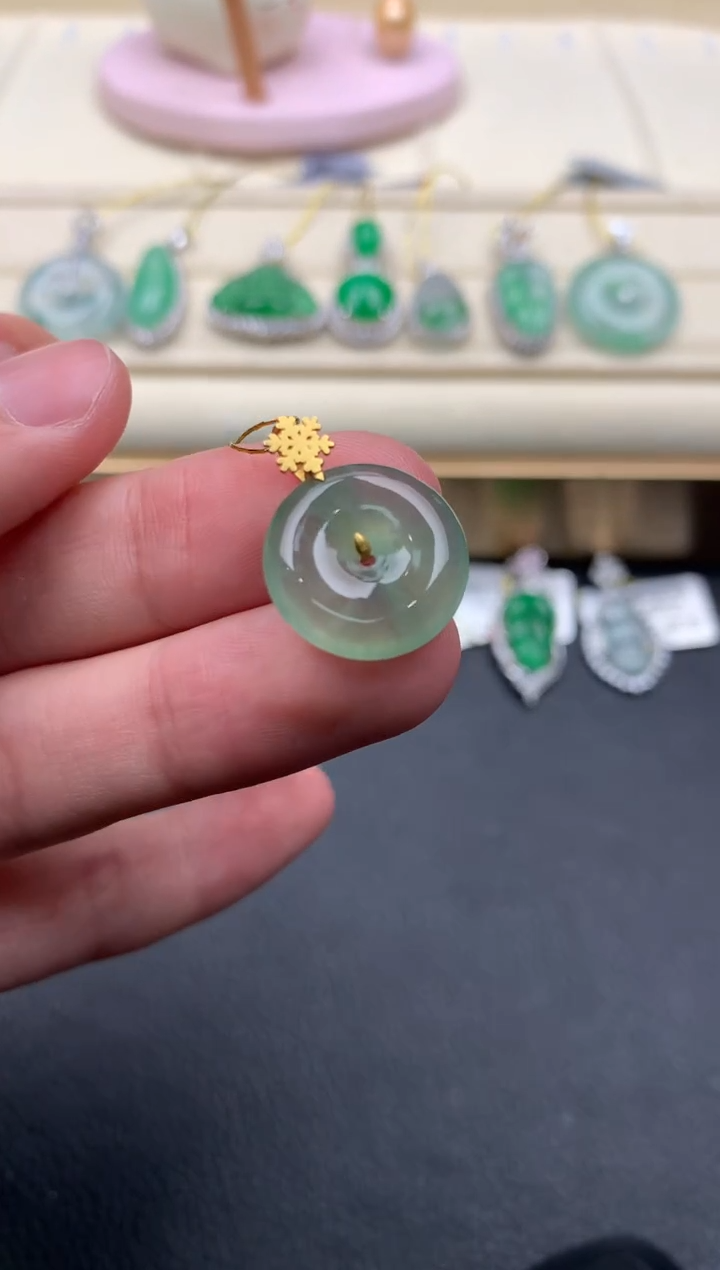 【闪购商品】翡翠颈饰18K金镶嵌A565.....