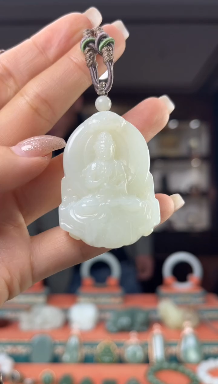 颈饰未镶嵌和田玉佩佩