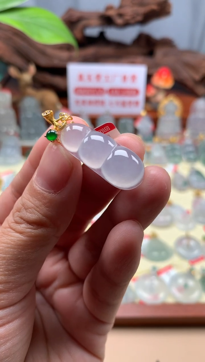 【闪购商品】翡翠颈饰18K金镶嵌豆子
