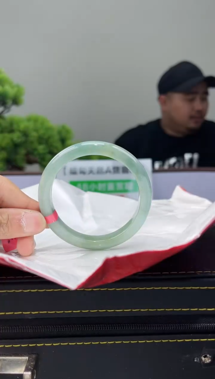 【闪购商品】翡翠手镯未镶嵌手镯1