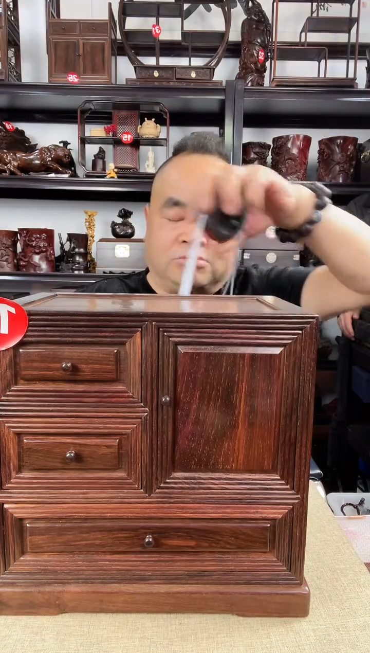 木老李红木工艺品260瑕疵