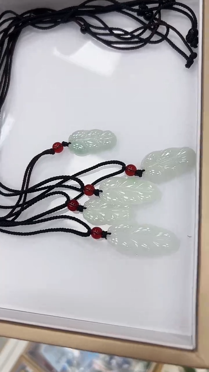 吊坠(不含链)未镶嵌翡翠翡翠叶子吊坠