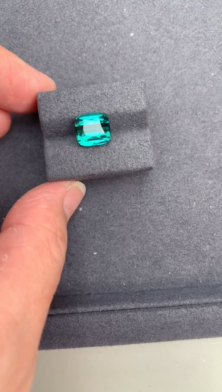 【闪购商品】碧玺裸石未镶嵌4ct拉贡