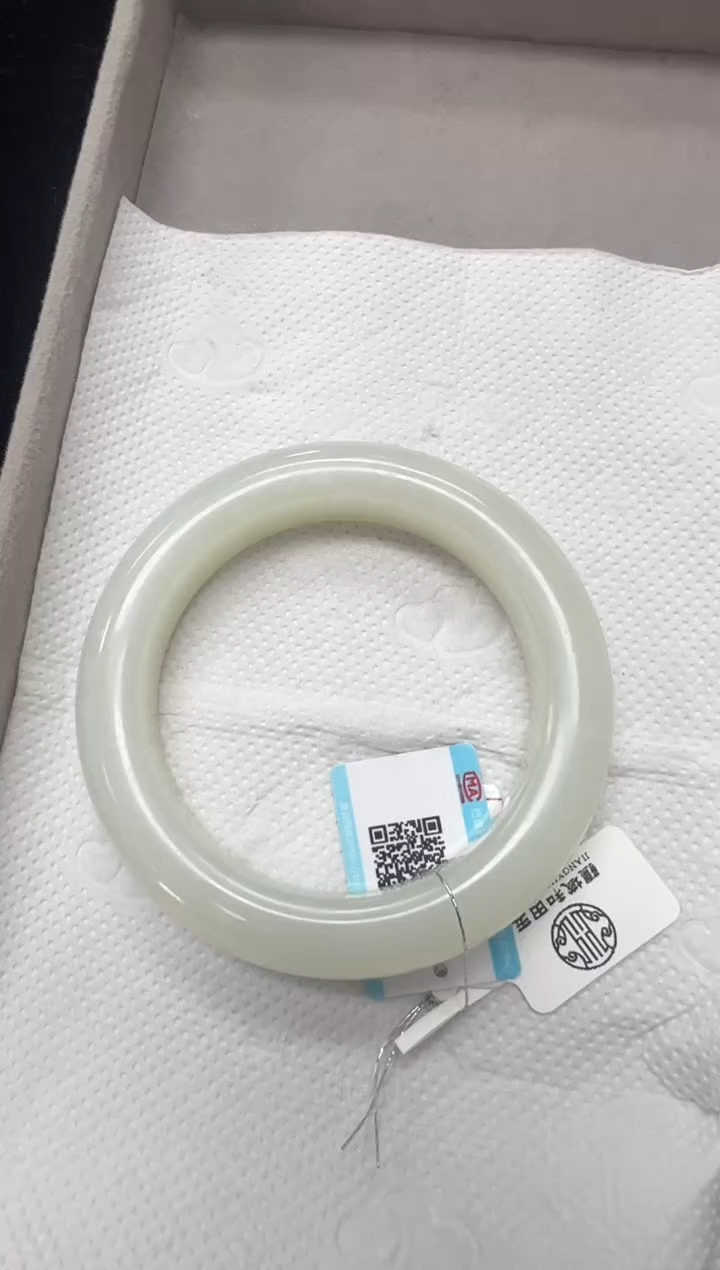 未镶嵌手镯和田玉天泰白玉55+手镯