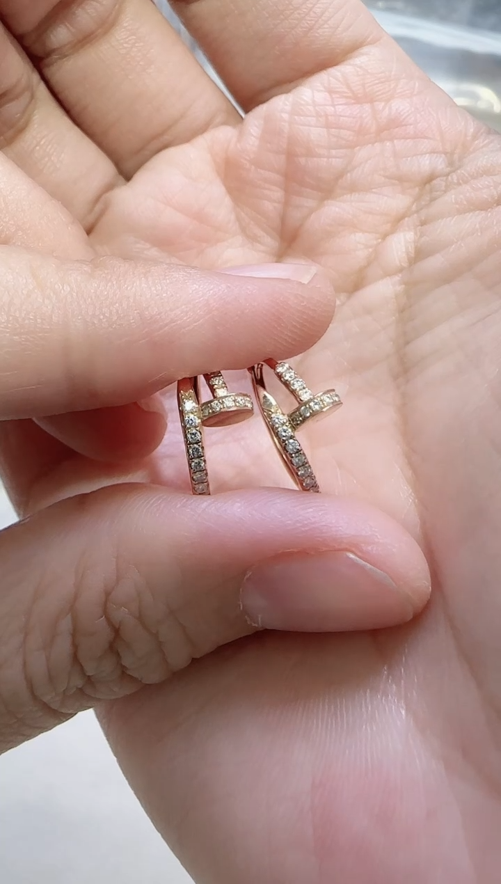 【闪购商品】天然钻石耳饰18K金镶嵌多样性发货发其一