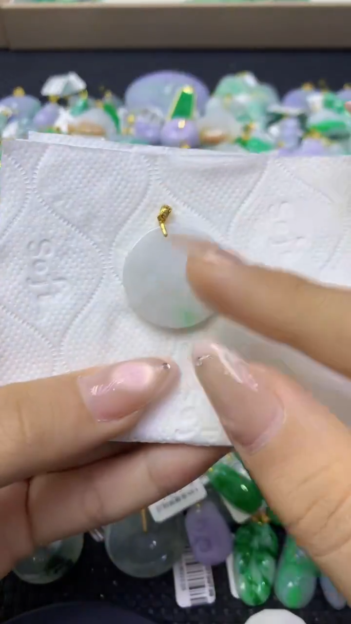 颈饰未镶嵌翡翠天然缅甸翡翠A货