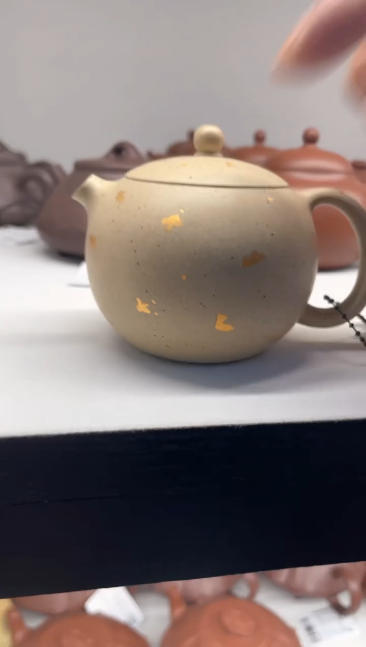 紫砂其他@@At4228吴琪掌上明珠洒金