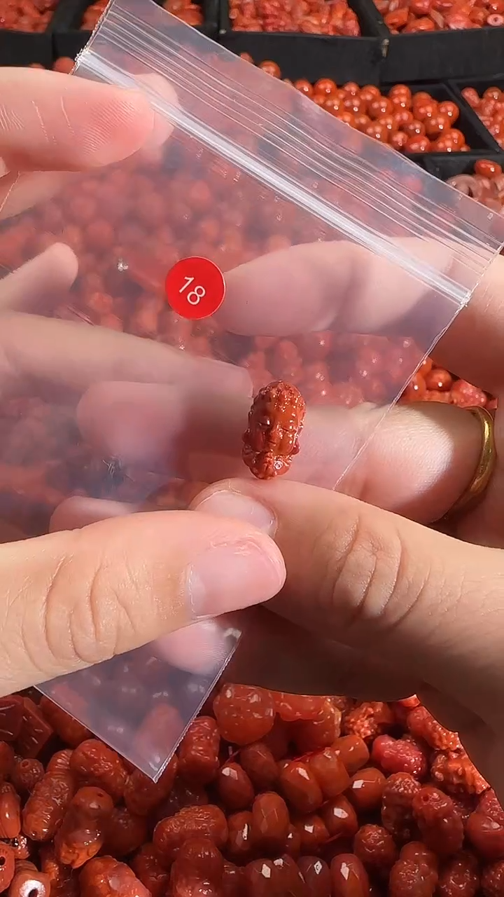 颈饰未镶嵌南红玛瑙1