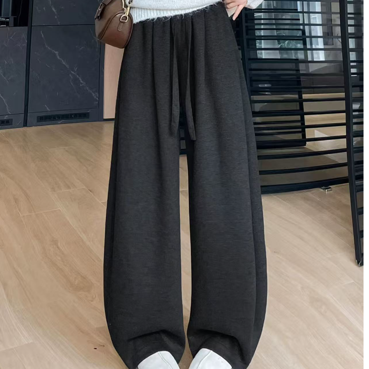 小九九 简约休闲微胖加绒糯米弯刀裤6811