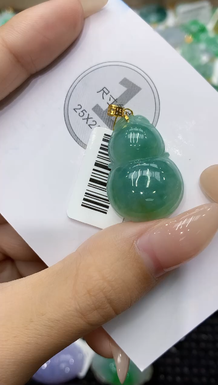 颈饰18K金镶嵌翡翠111111111111