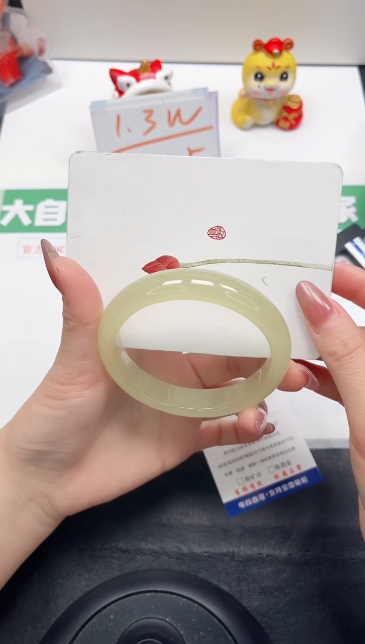 【闪购商品】石英质玉手镯未镶嵌125-64